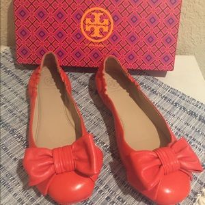 SOLD-Tory Burch Divine Bow Driver Gold REVA  Flats